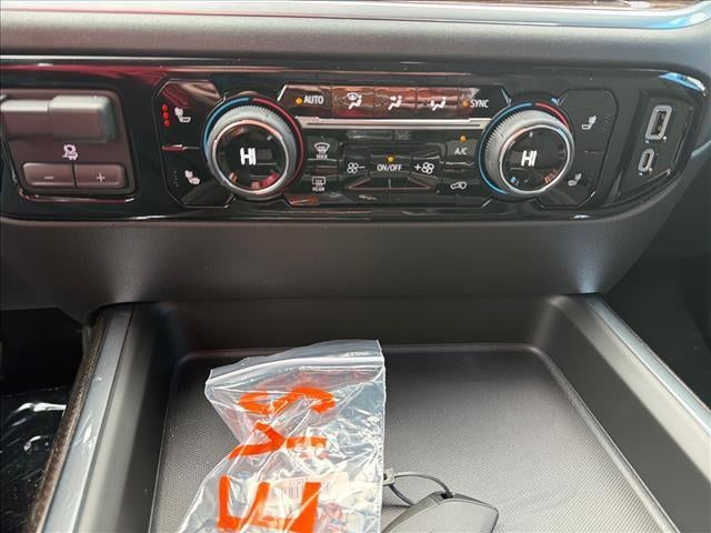 2026 Chevrolet Silverado 3500 HD Crew Cab Long Box 4-Wheel Drive LT