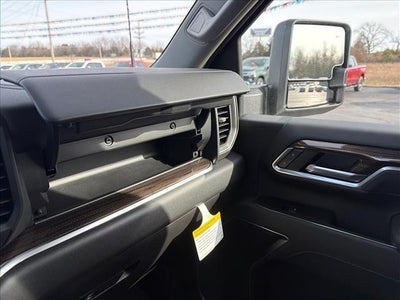 2026 Chevrolet Silverado 3500 HD Double Cab Long Box 4-Wheel Drive LT