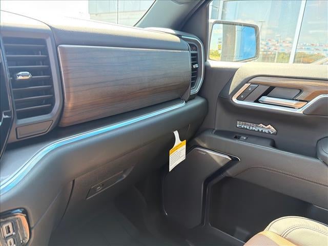 2026 Chevrolet Silverado 1500 Crew Cab Short Box 4-Wheel Drive High Country