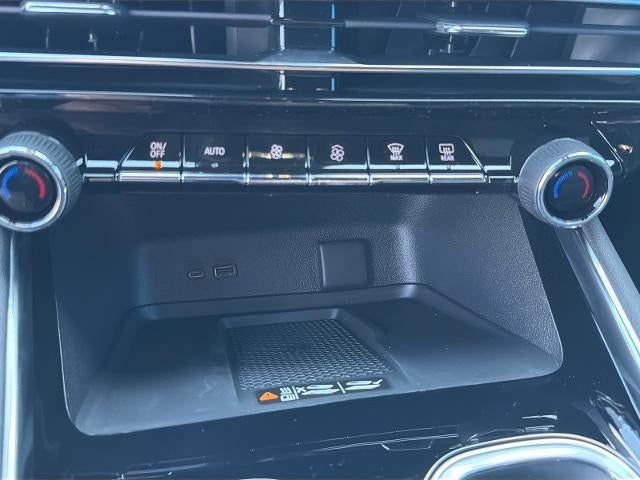 2027 Chevrolet Traverse LT w/1LT