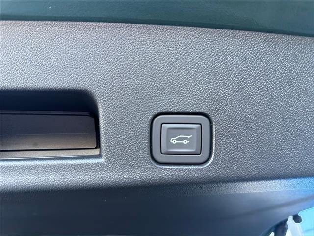 2027 Chevrolet Traverse LT w/2LT