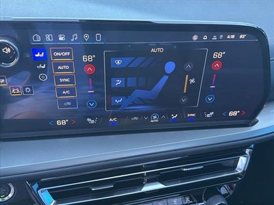 2027 Chevrolet Traverse LT w/2LT