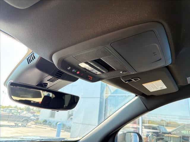 2027 Chevrolet Traverse LT w/2LT