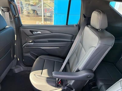 2027 Chevrolet Traverse LT w/2LT