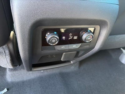 2027 Chevrolet Traverse LT w/2LT
