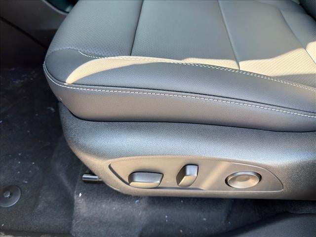 2027 Chevrolet Traverse LT w/2LT