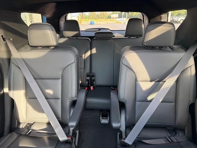 2027 Chevrolet Traverse LT w/2LT