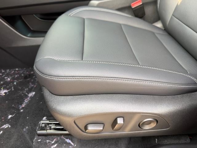 2027 Chevrolet Traverse LT w/2LT