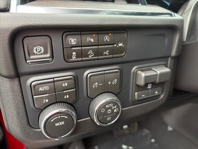 2026 Chevrolet Suburban 4WD Premier