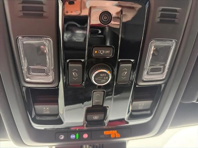 2026 Chevrolet Suburban 4WD Premier