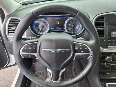 2016 Chrysler 300 Limited