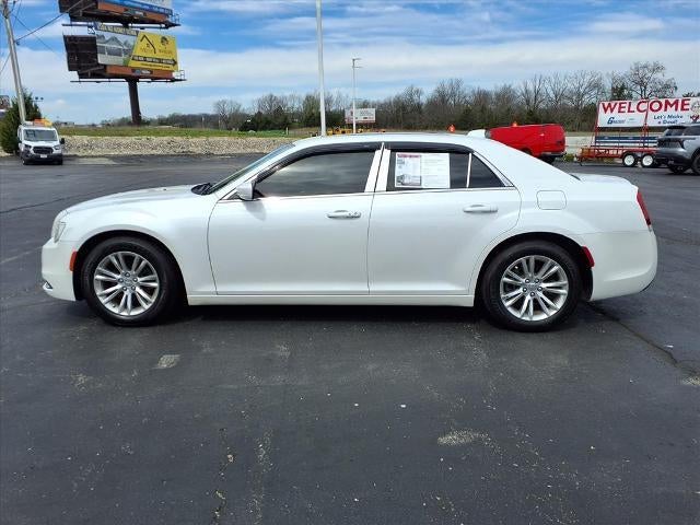 2016 Chrysler 300 Limited