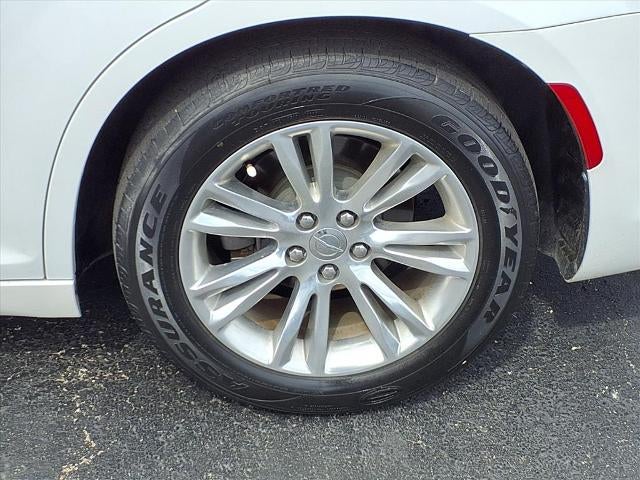 2016 Chrysler 300 Limited