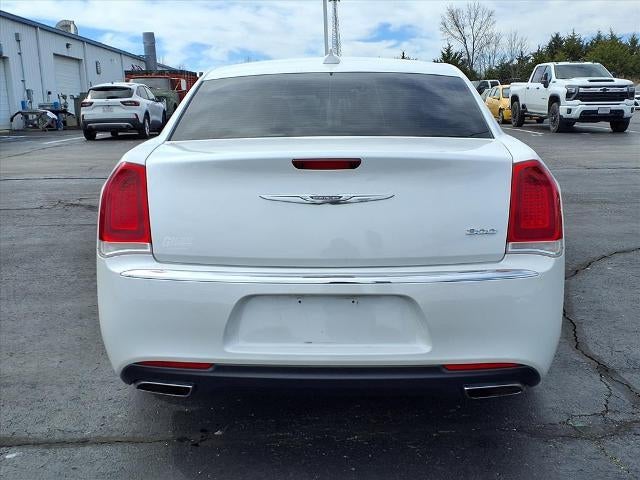 2016 Chrysler 300 Limited