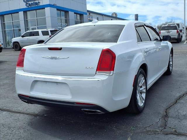 2016 Chrysler 300 Limited