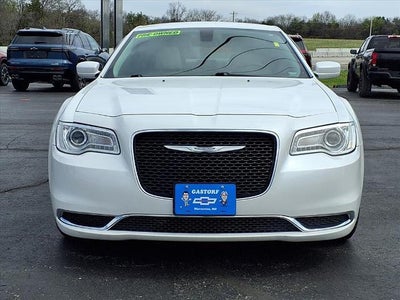 2016 Chrysler 300 Limited