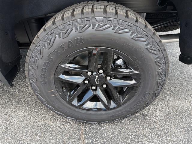 2026 Chevrolet Silverado 1500 Crew Cab Short Box 4-Wheel Drive Custom Trail Boss